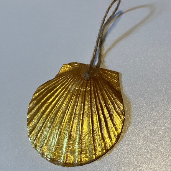 Handcrafted Shell Ornament Pink Floral Gold Decoupage - Picture 3 of 3